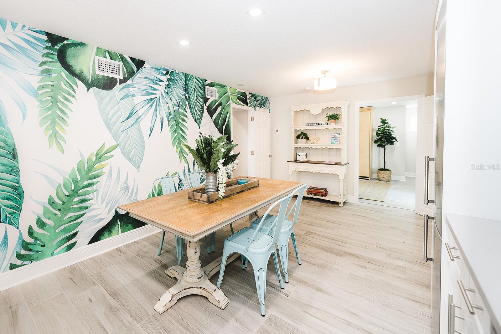 106 E Bay Dr photo 1