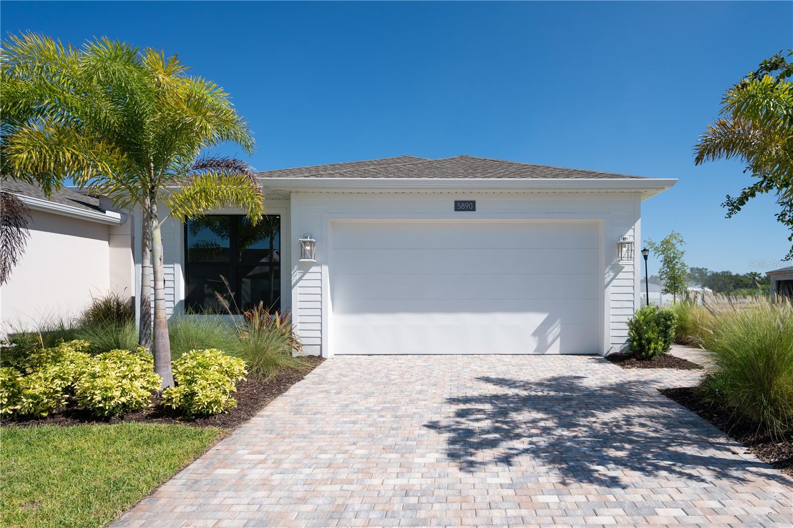 5890 Windbreak CT