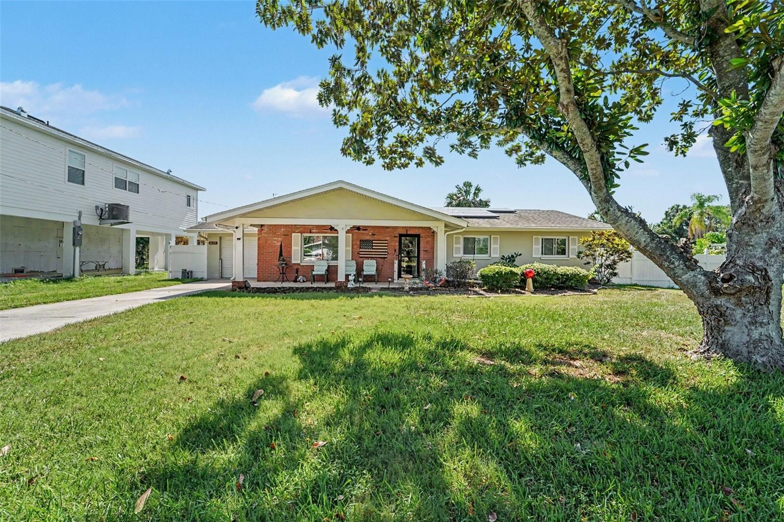 8639 Green St photo 1