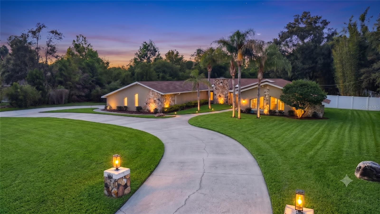7487 River Country Dr photo 1