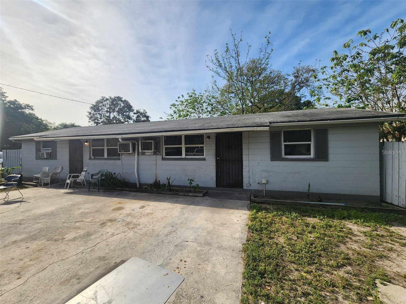 1115 E Linebaugh Ave photo 1