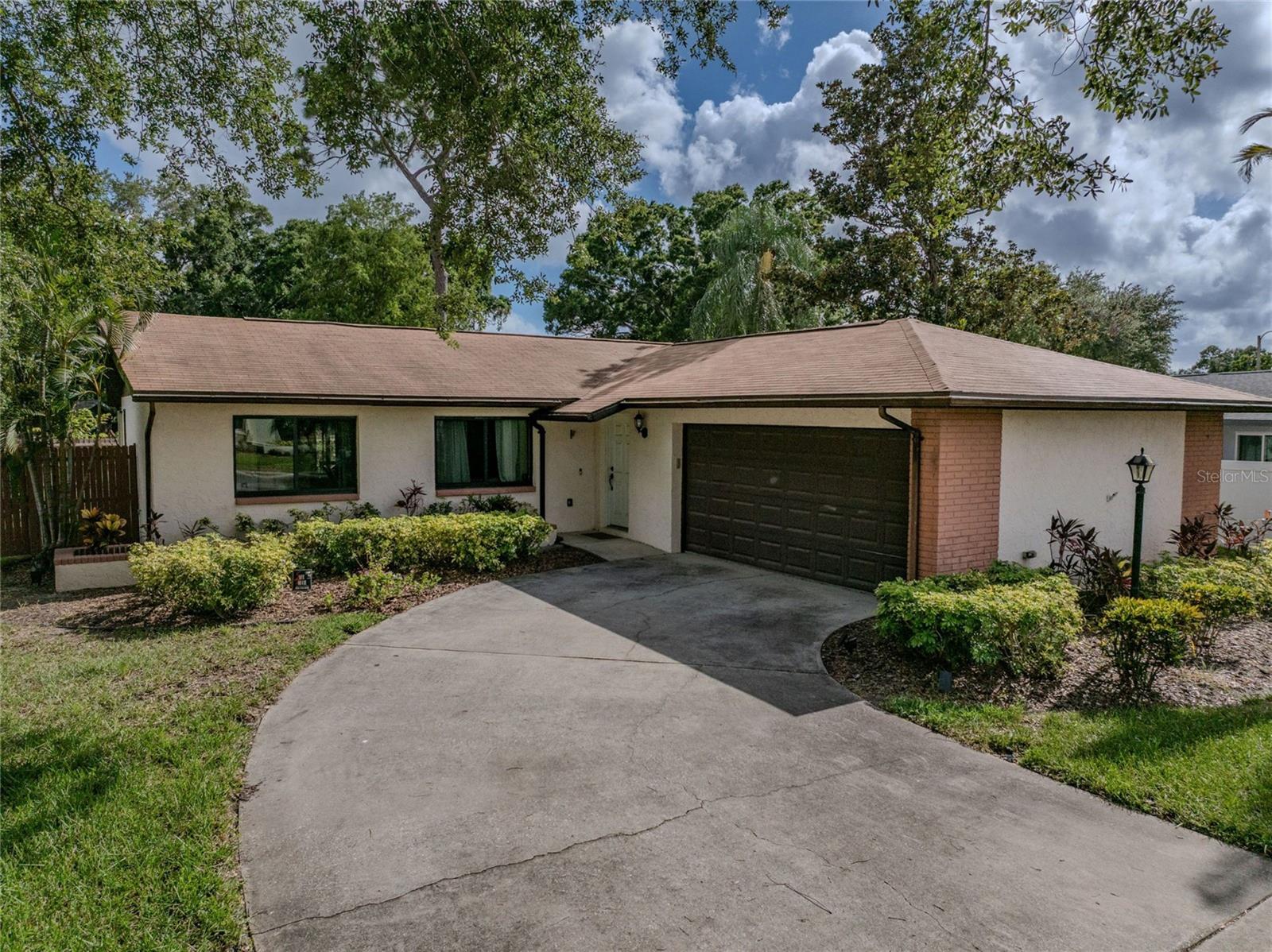 6960 Pinecrest Ln N photo 1