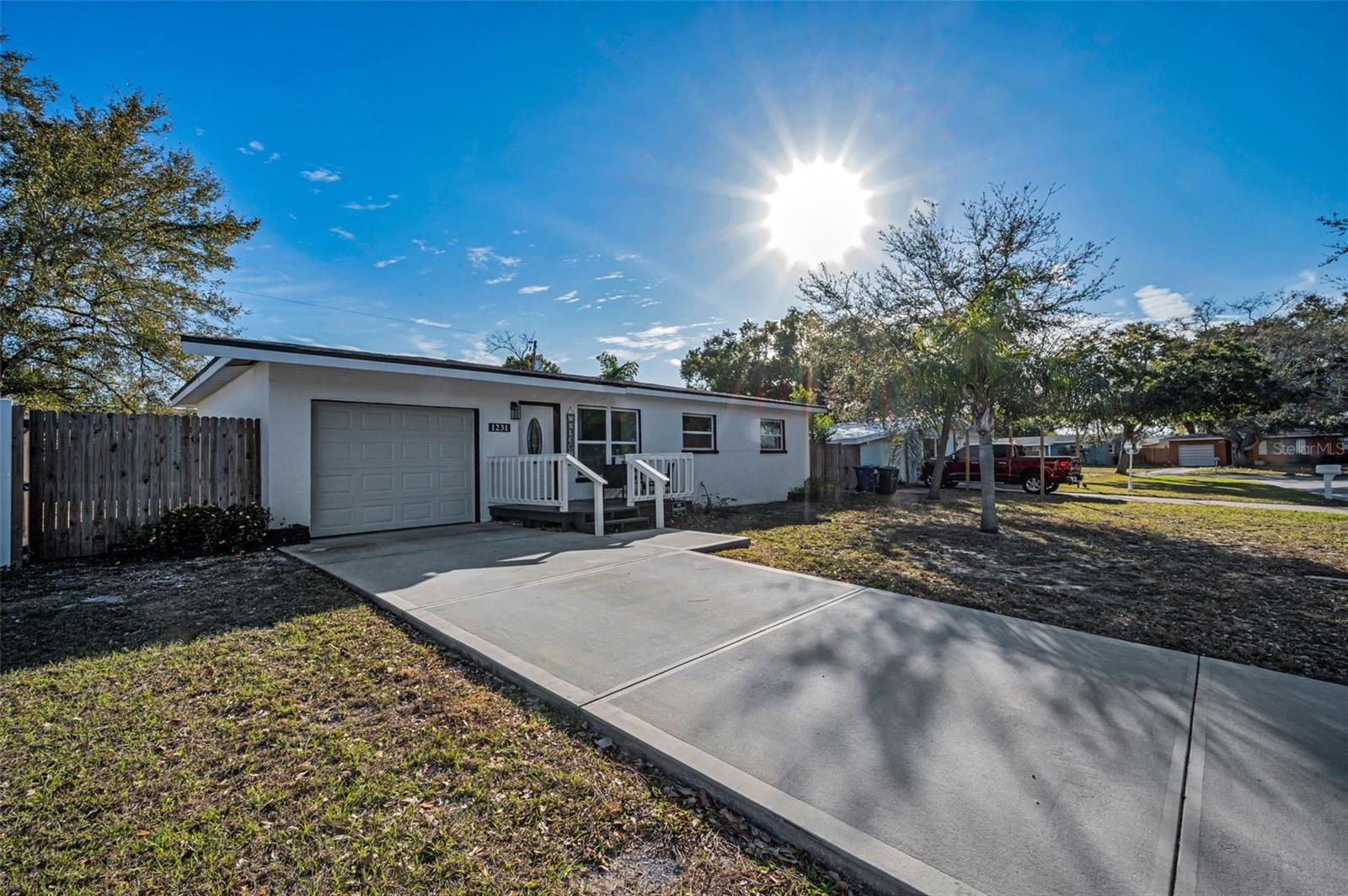 1231 Little John Ln
