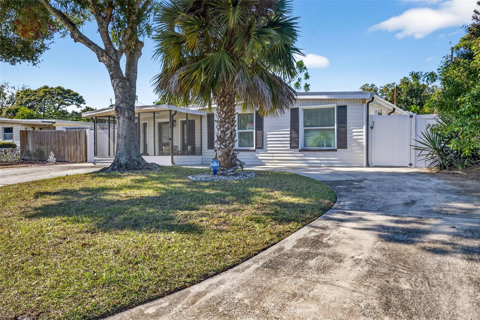 9370 83rd St photo 1