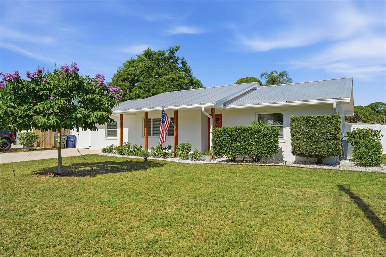2600 Cambridge Dr photo 1