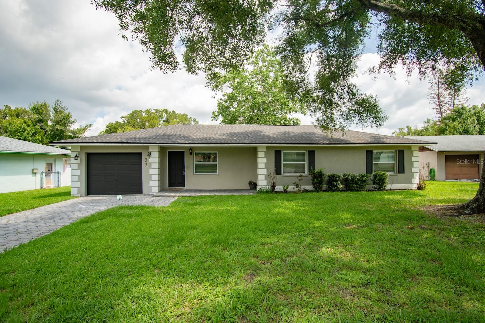 2040 Woodbriar Loop S
