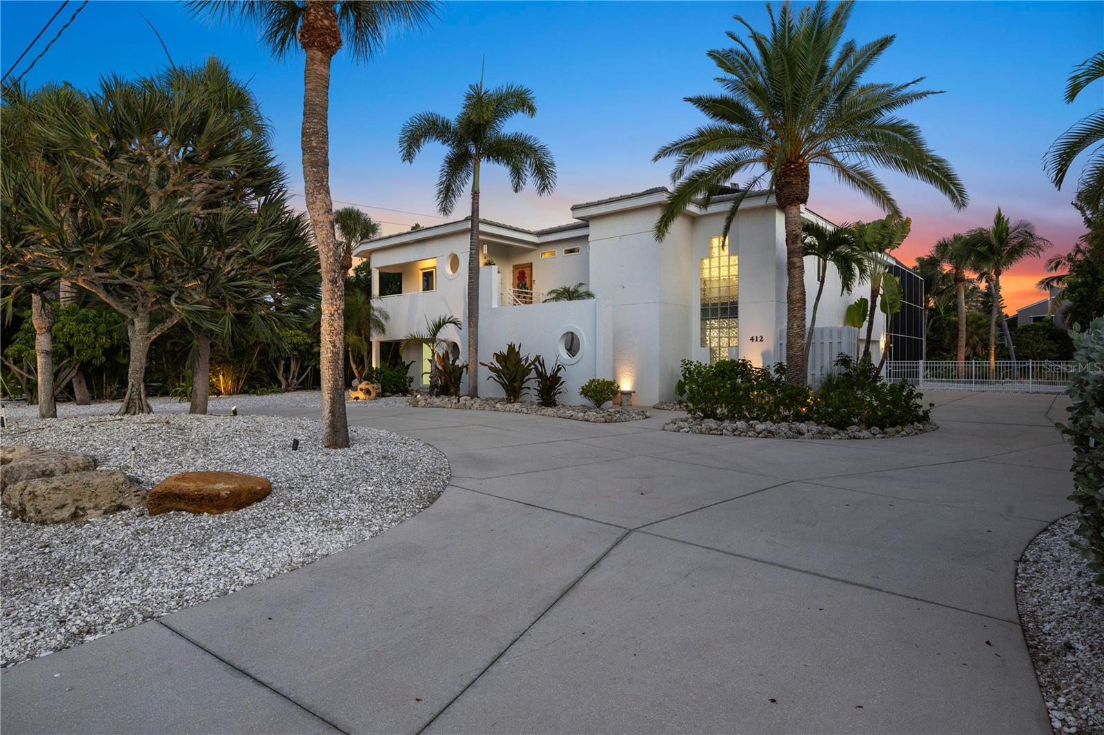 412 Treasure Boat Way photo 1