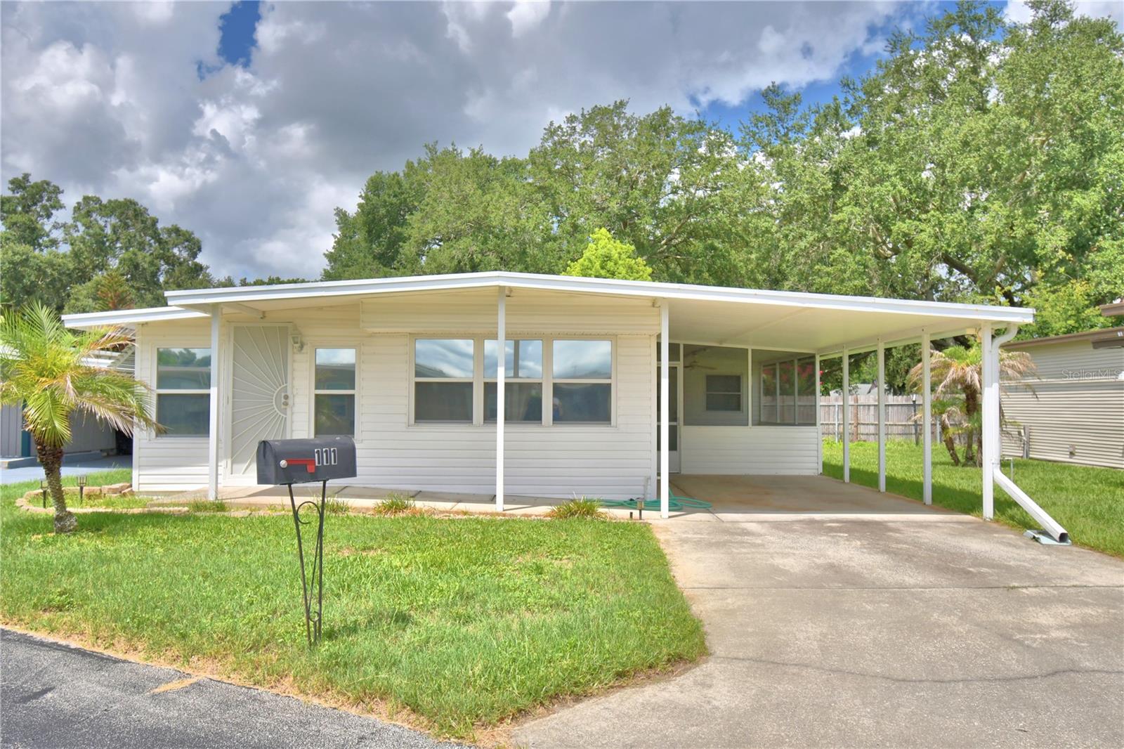 111 Paradise Ln photo 1