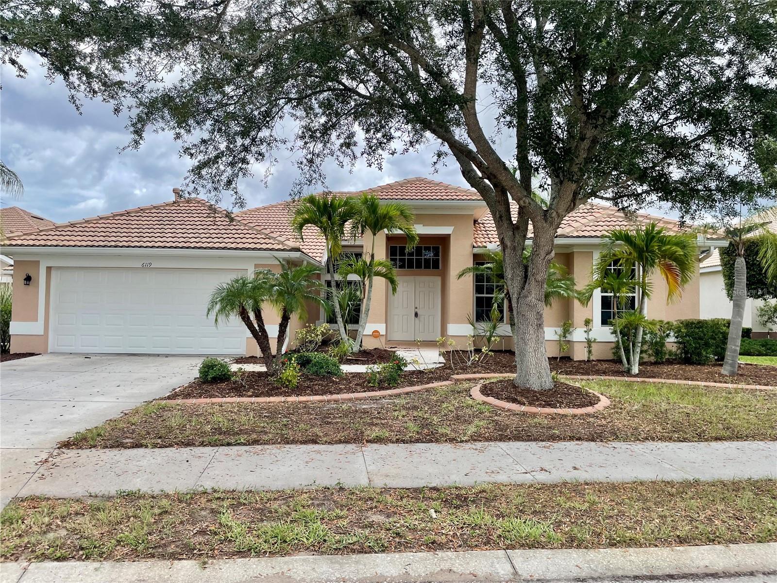 6119 Palomino Cir photo 1