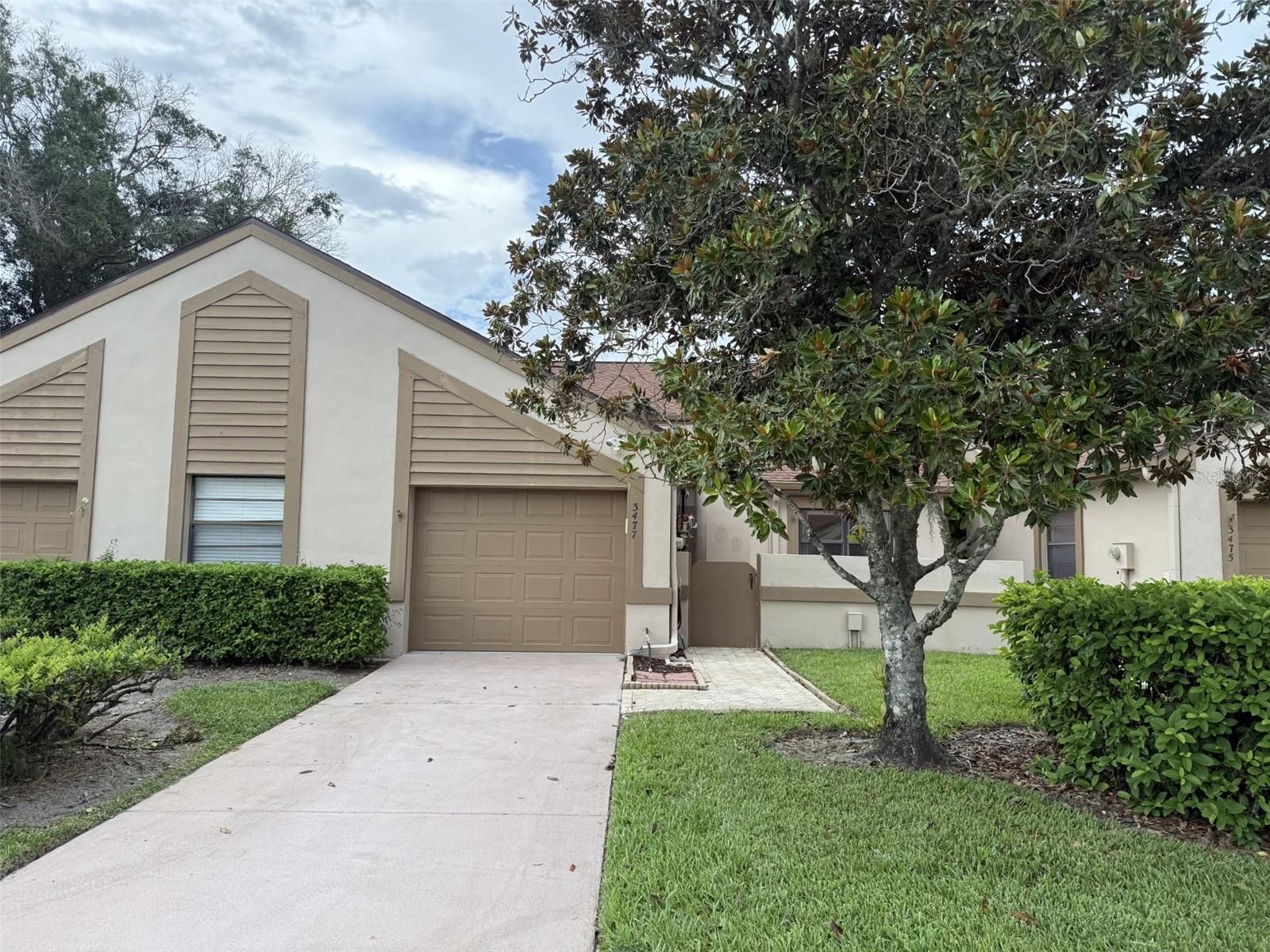 3477 Hillmoor Dr