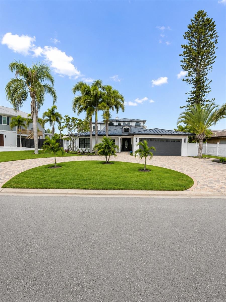 452 Bath Club Blvd N photo 1