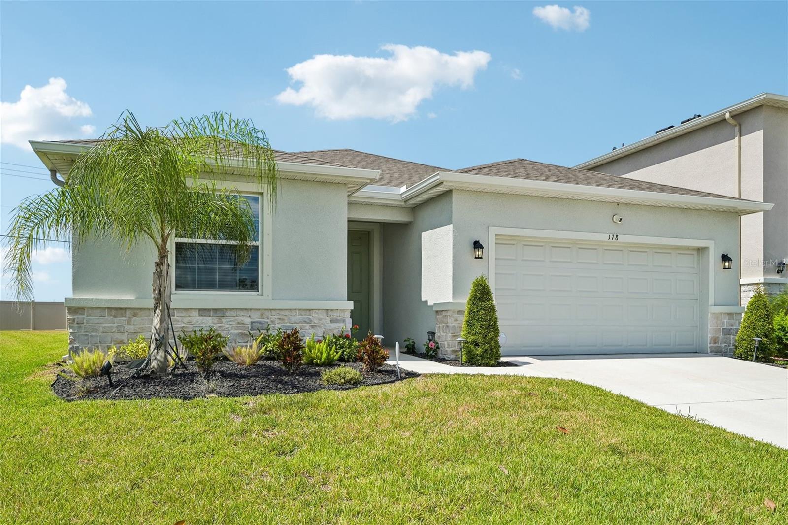 178 Mangrove Manor Dr photo 1