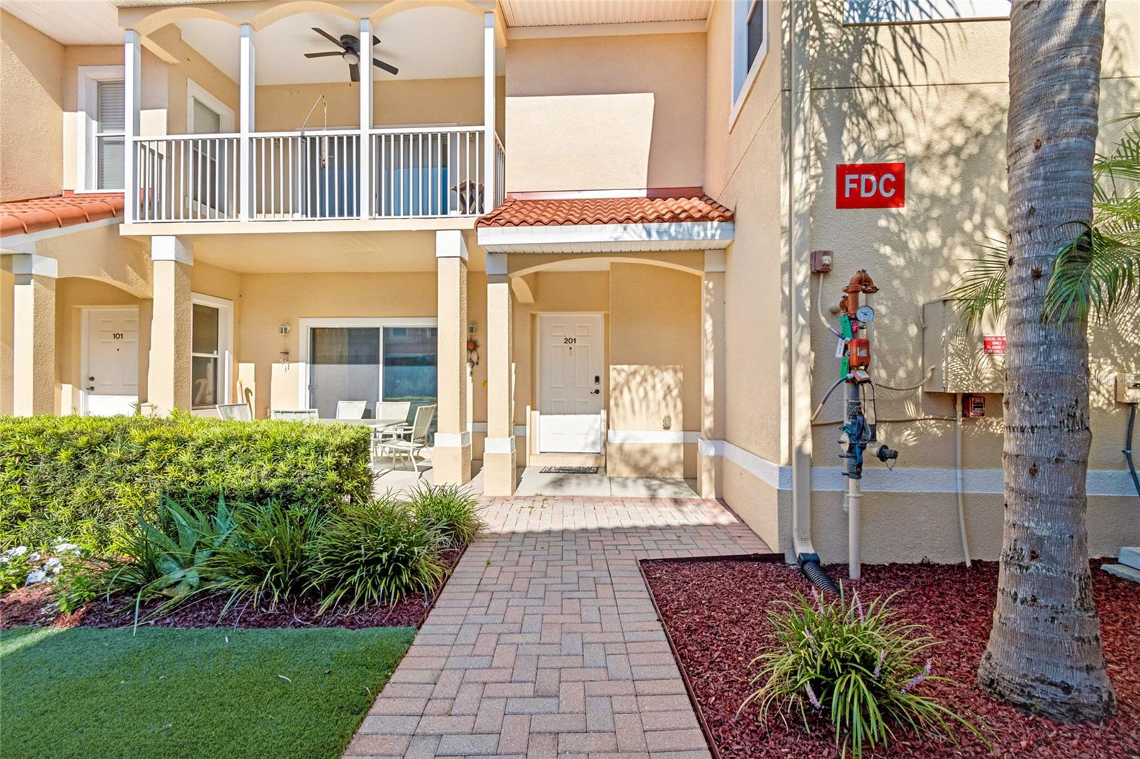 21041 Sunpoint Way #201 photo 1