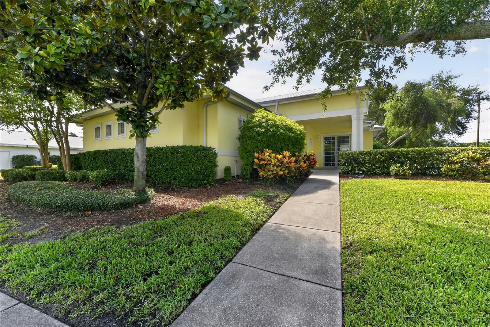 2555 Pinellas Point Dr S photo 1