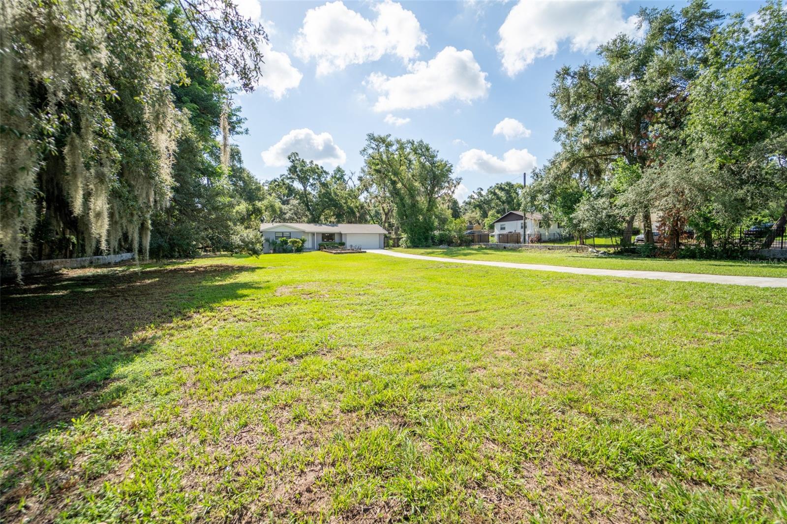 8214 Valrie Ln