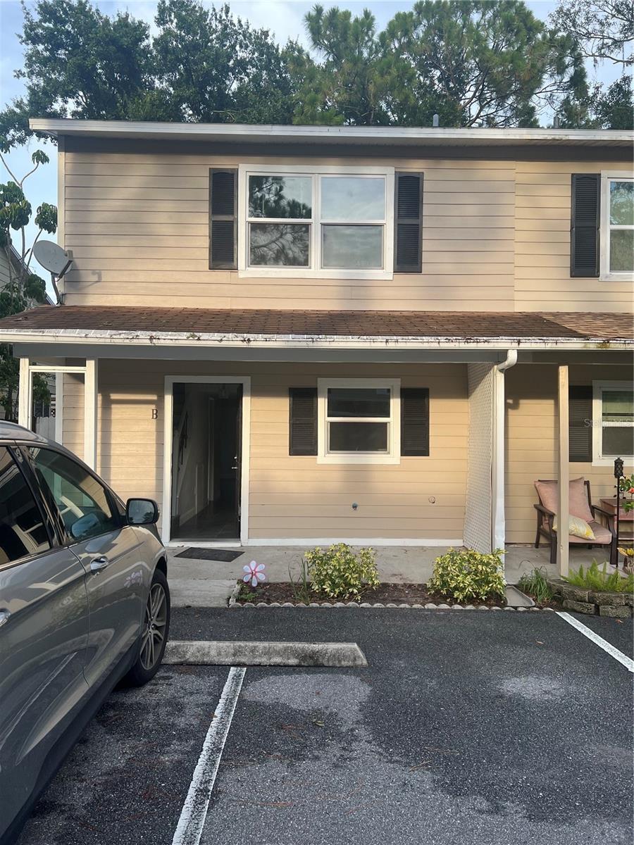 152 Douglas Rd W #B photo 1