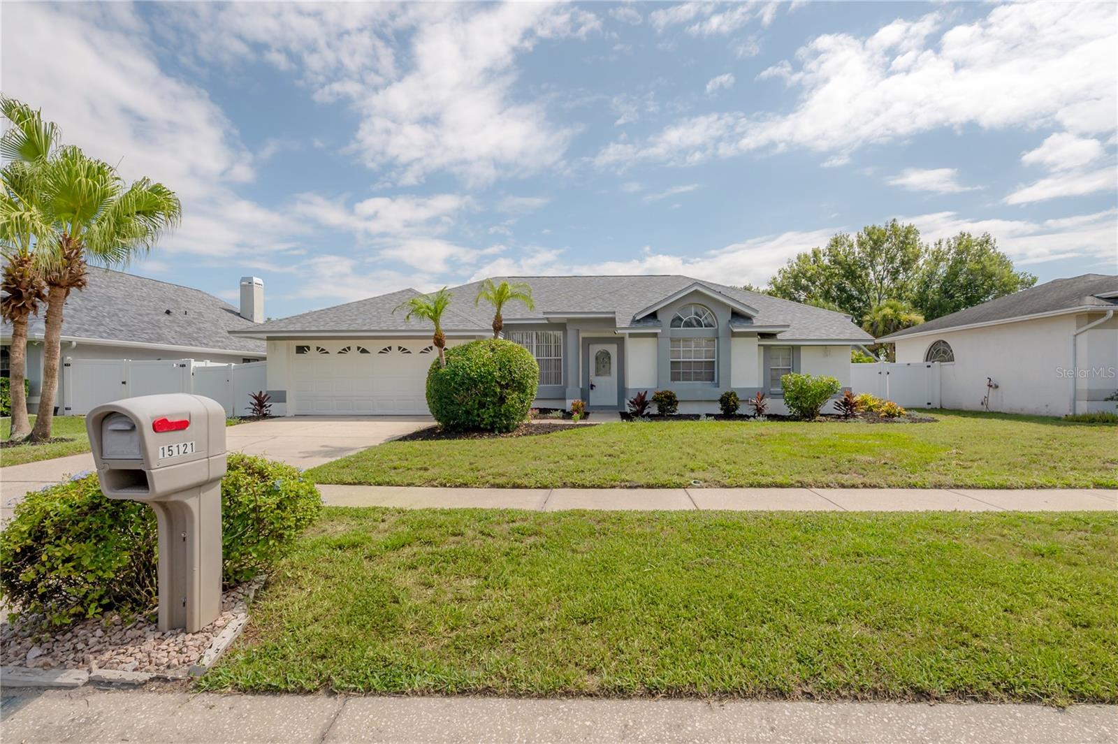 15121 Heathridge Dr photo 1