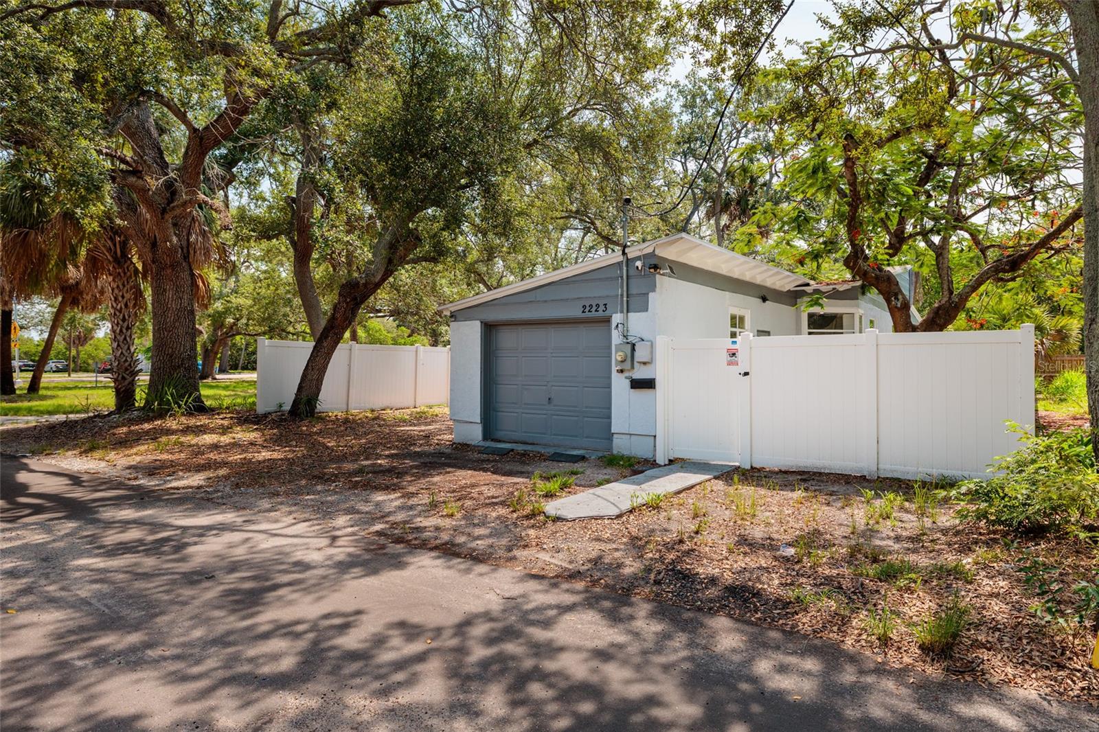 2223 W Harbor Dr S photo 1