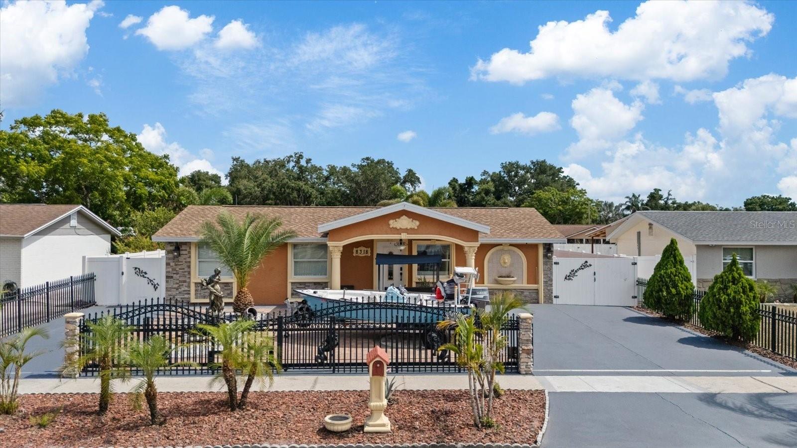8318 Drycreek Dr photo 1