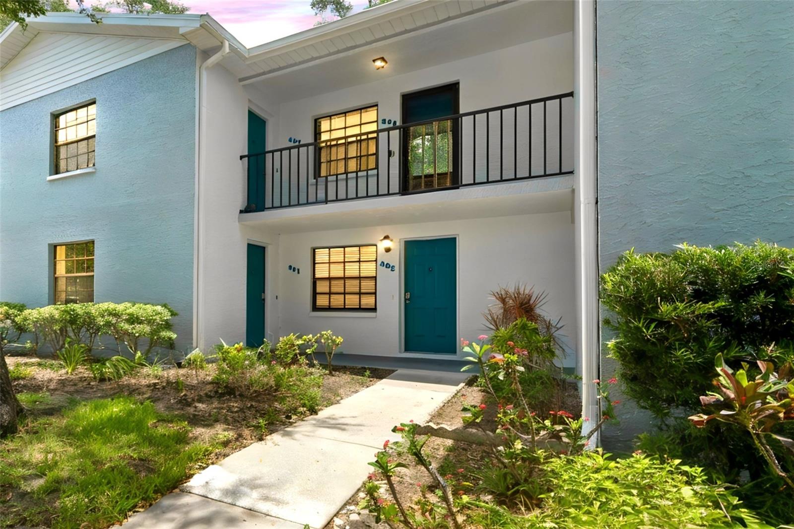 11800 Park Blvd #401