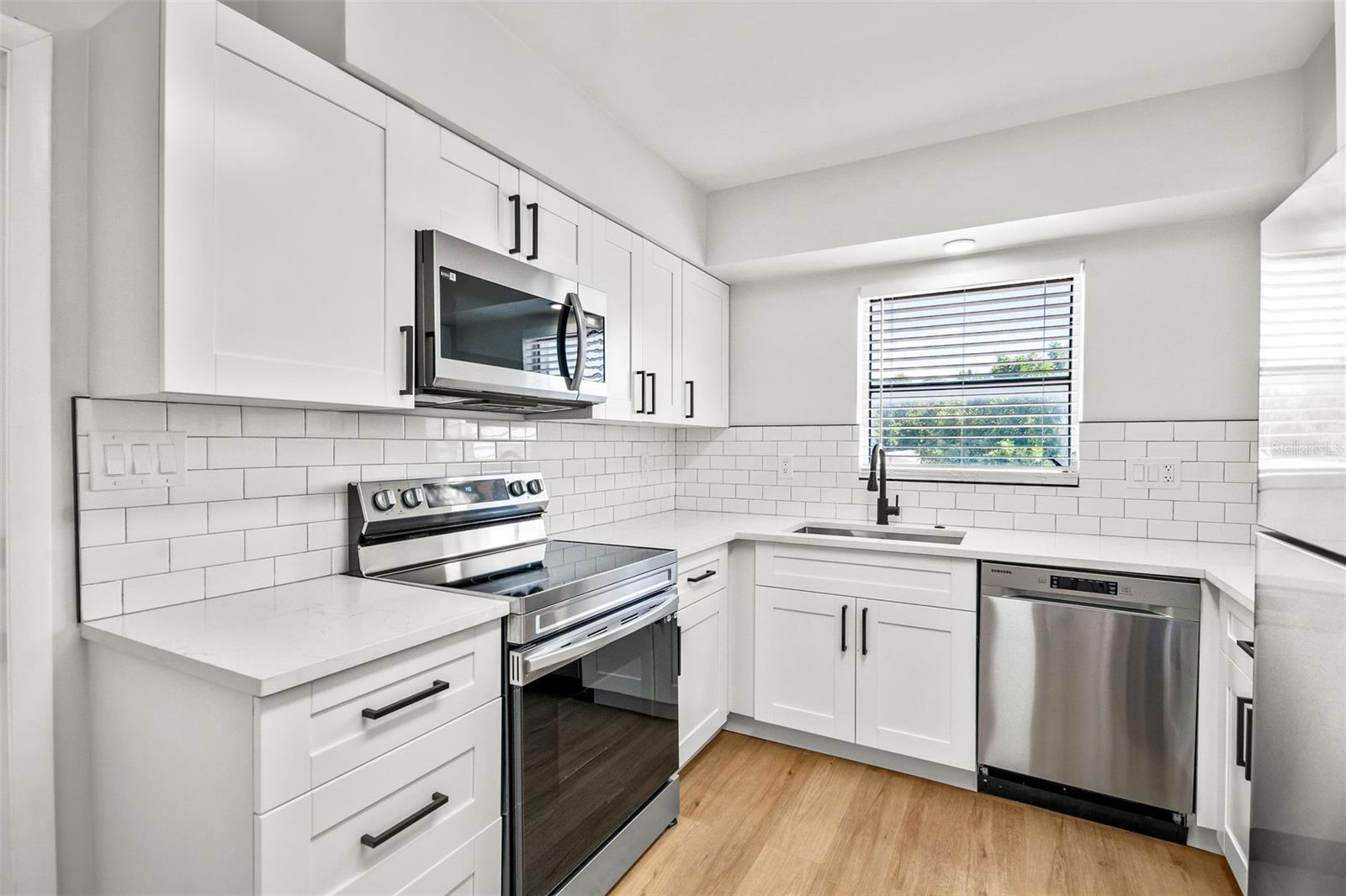 300 S Nimbus Ave #6