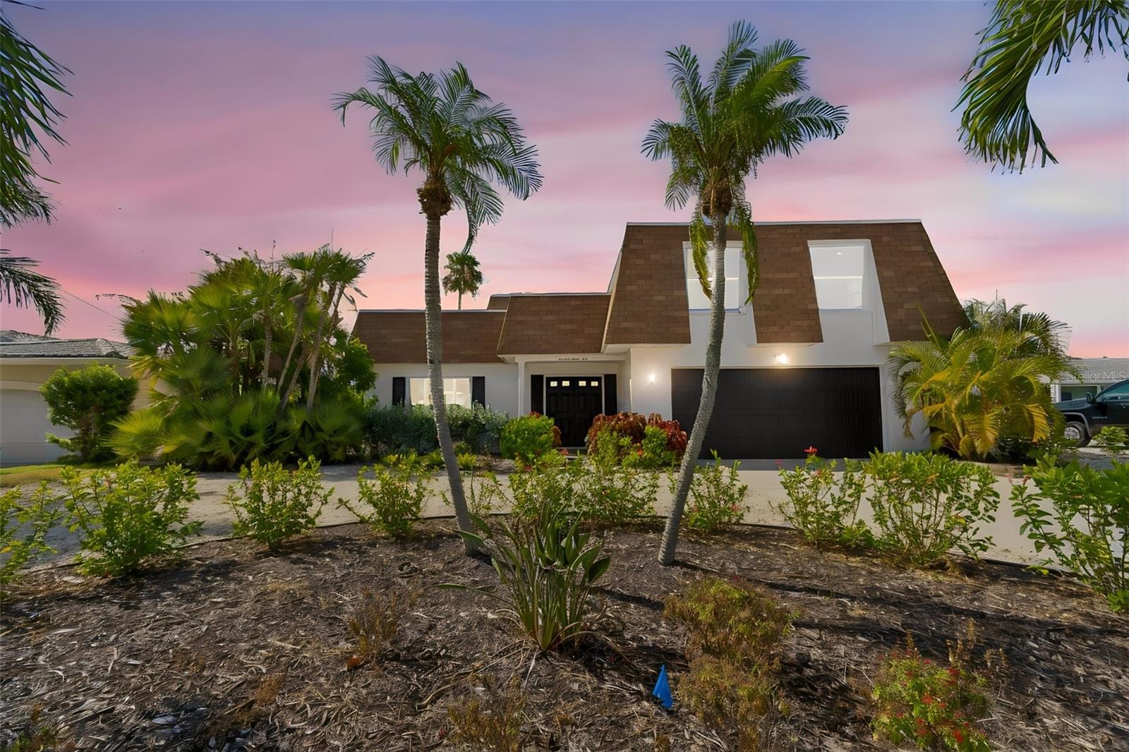 775 Capri Blvd photo 1