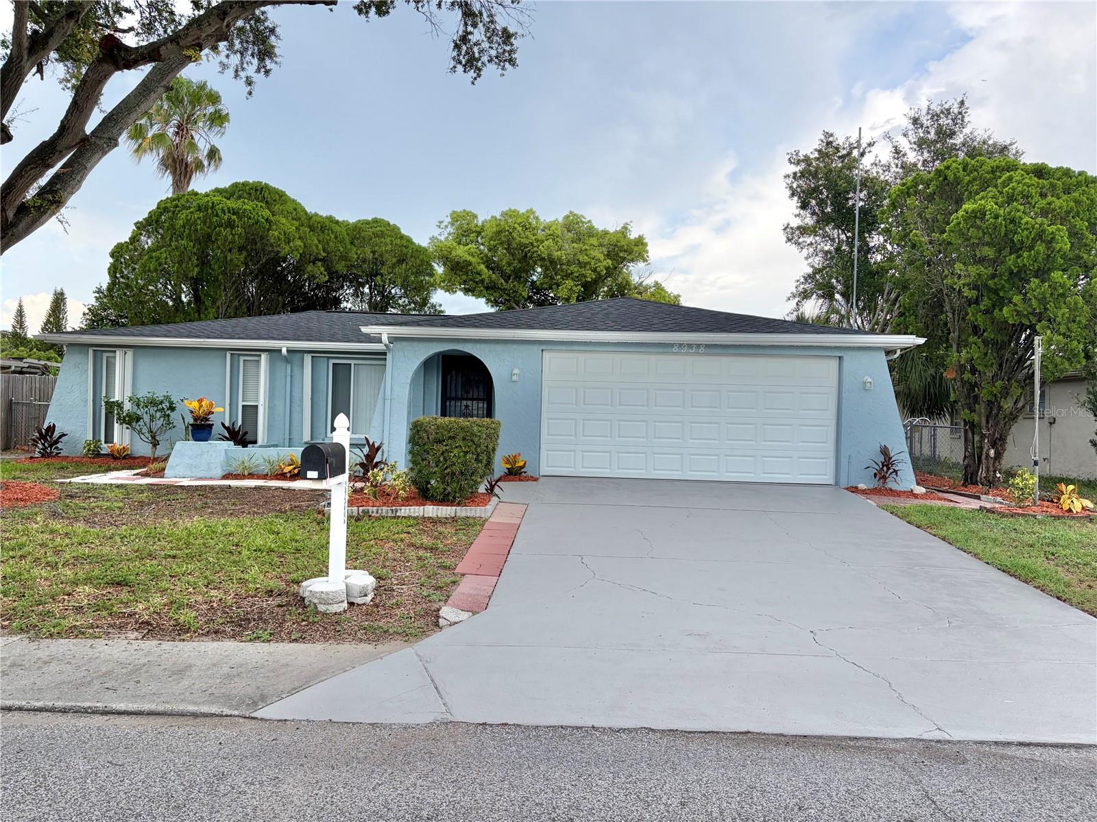 8938 Cochise Ln photo 1