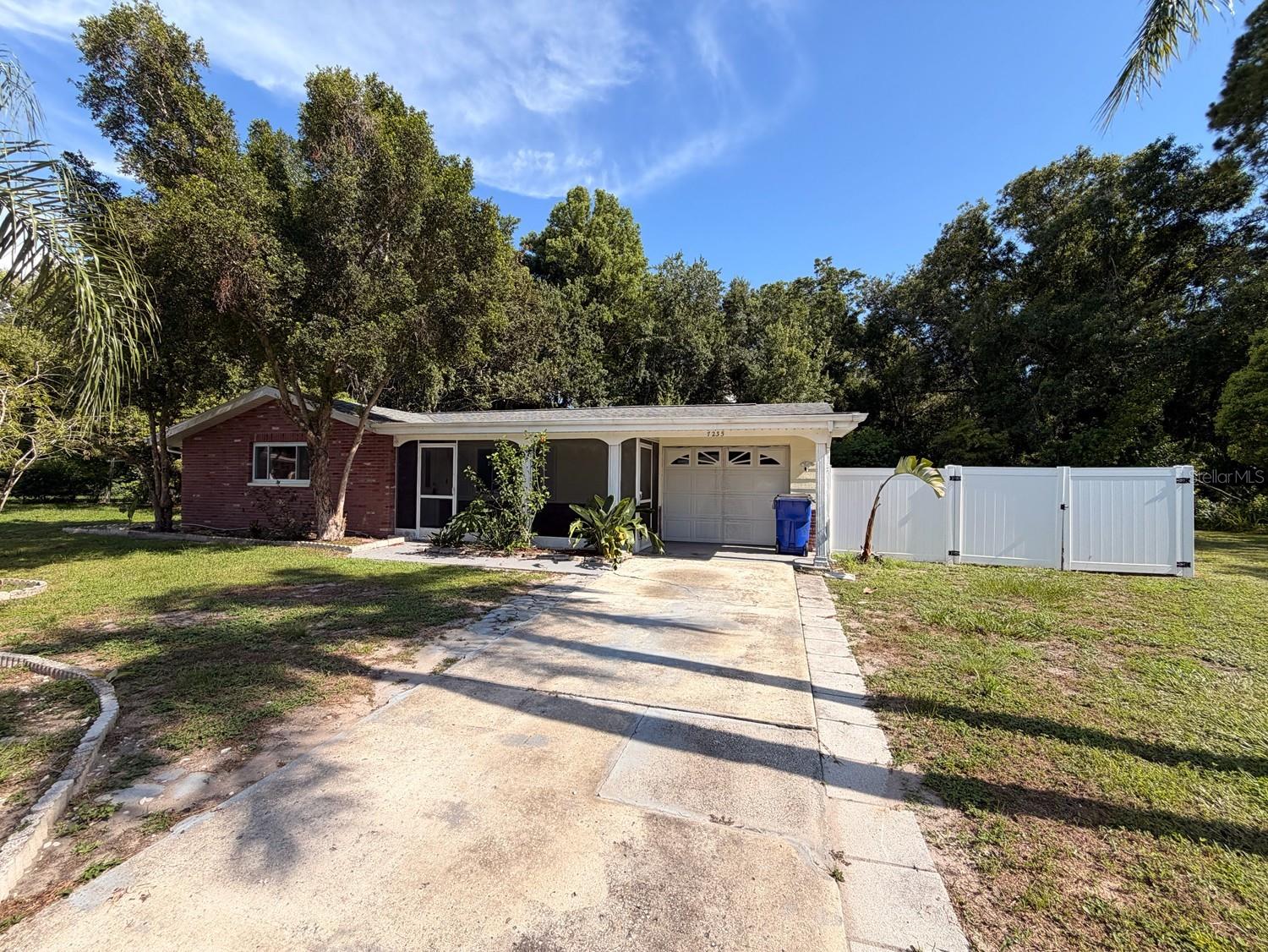 7235 Redbud CT