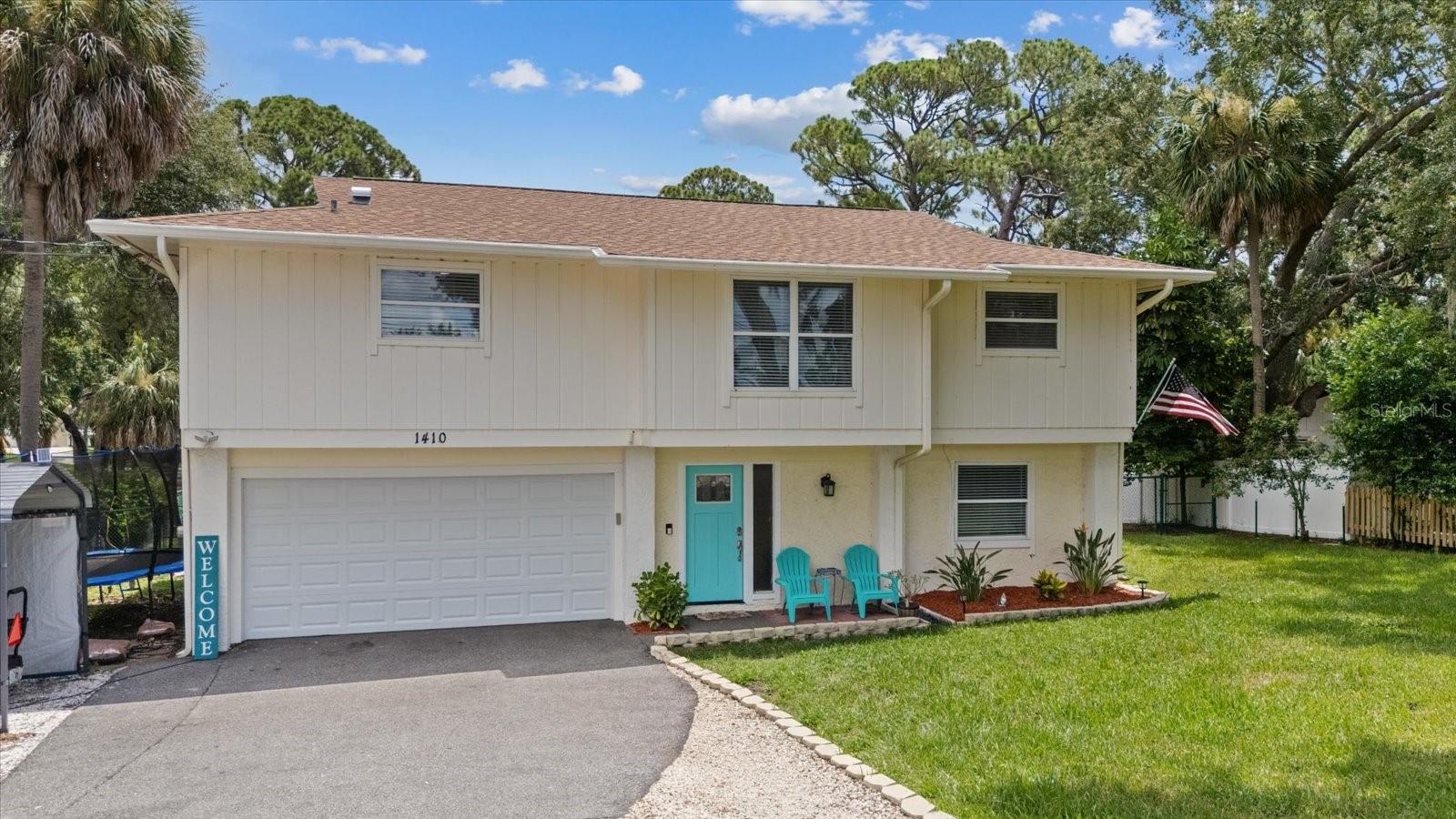 1410 Riverside Dr photo 1