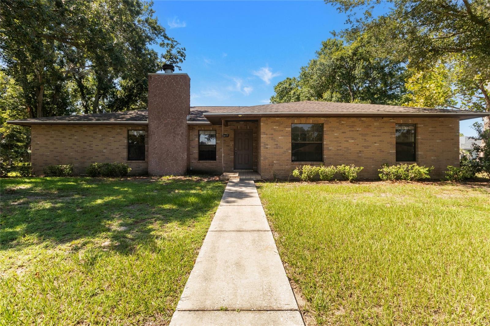 2417 Roslyn Ln