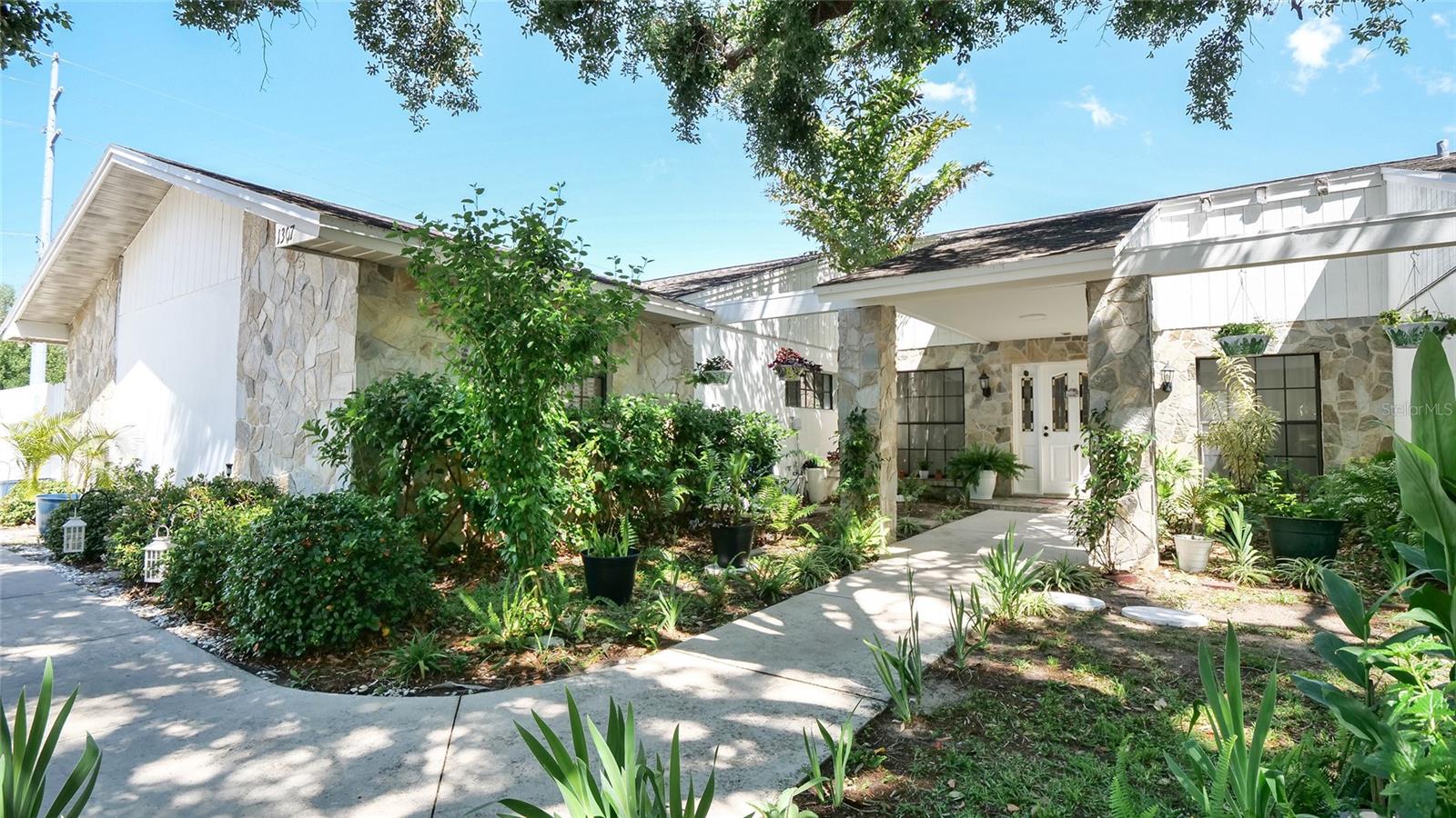 1307 Normandy Cir photo 1