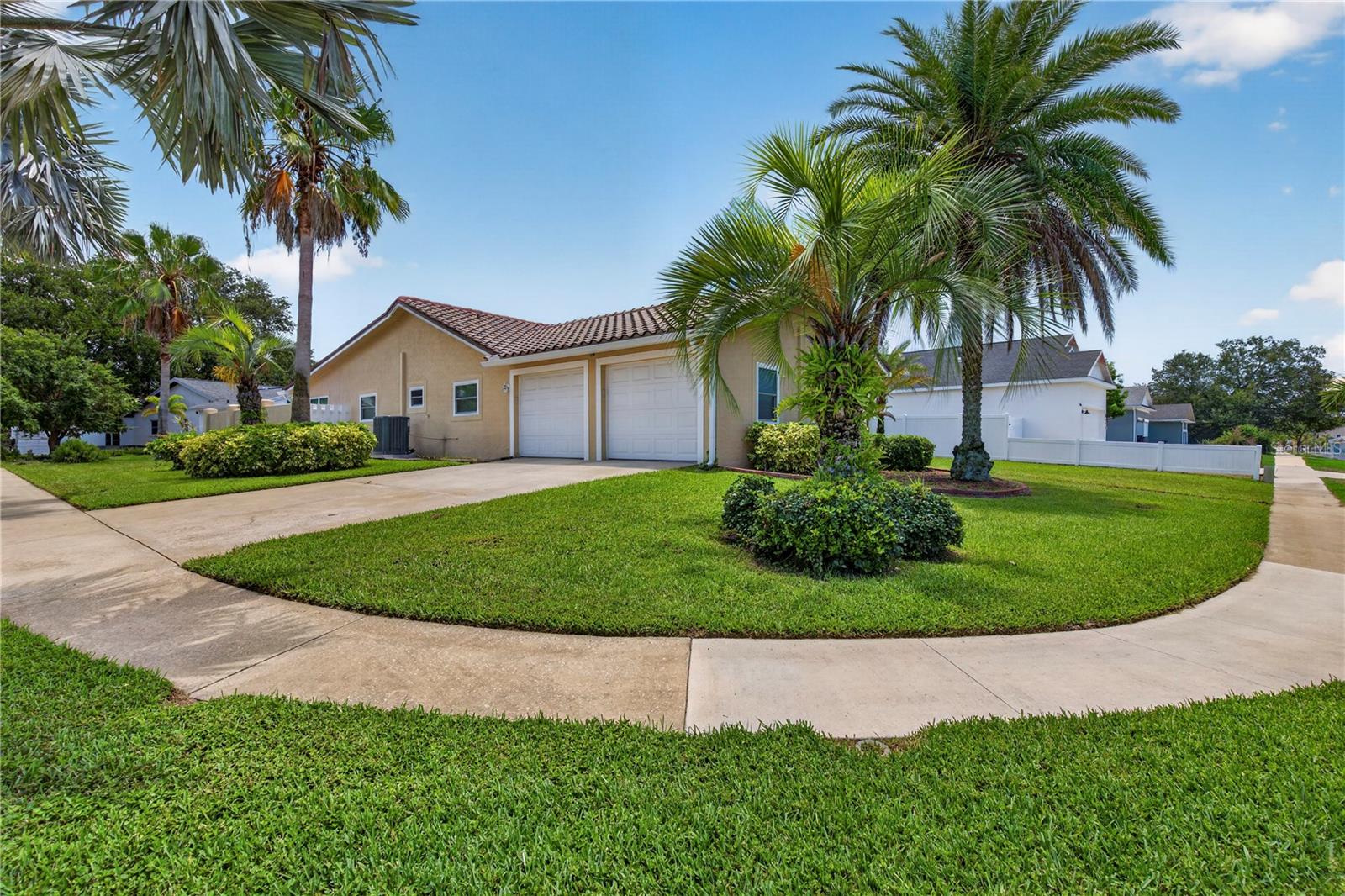4831 Blue Jay Cir