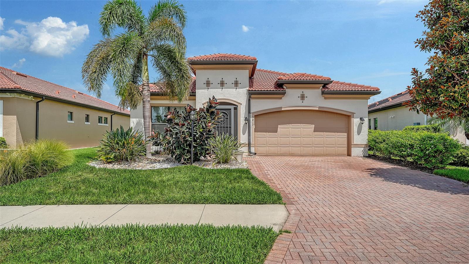 9817 Marbella Dr photo 1
