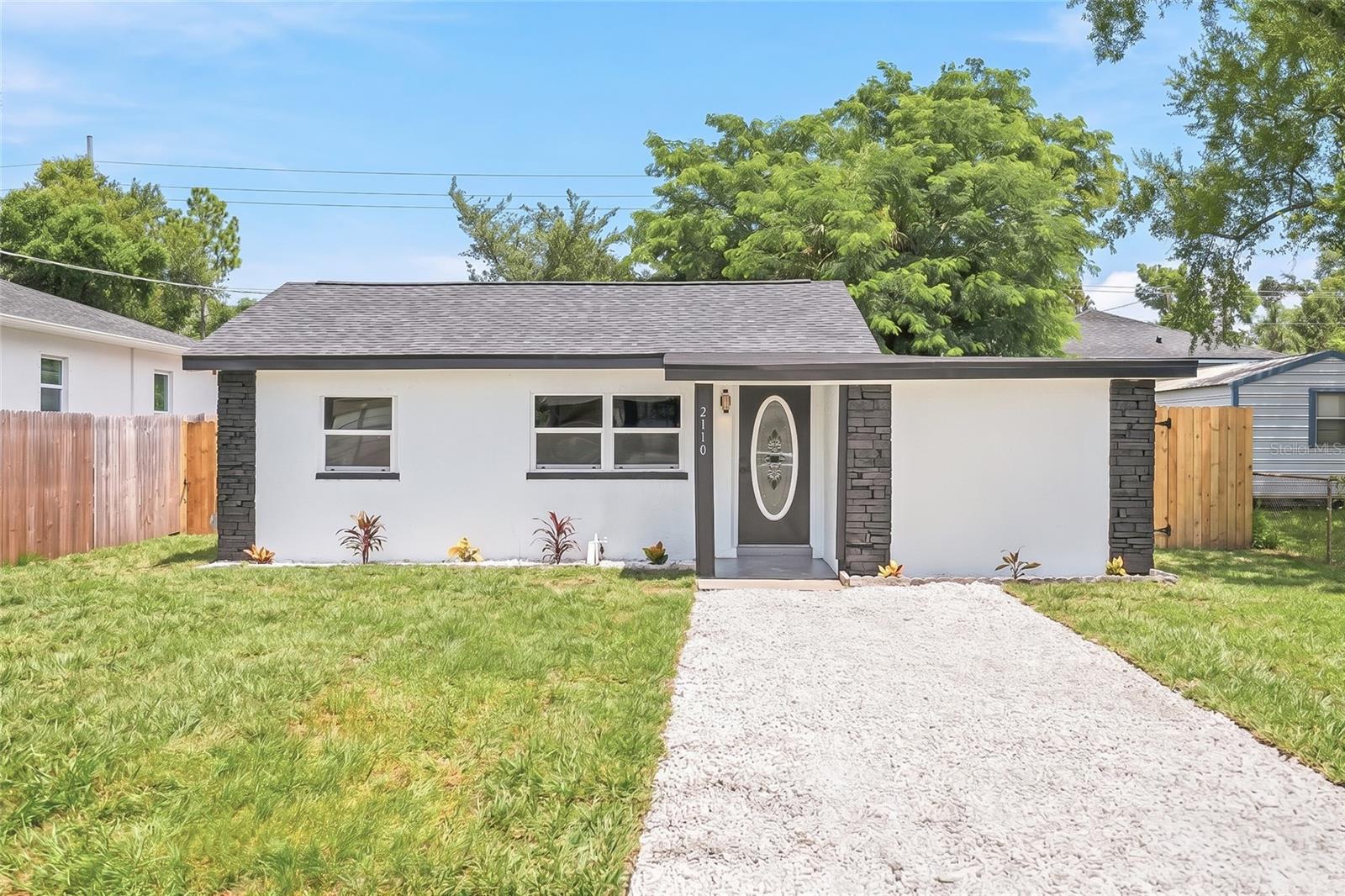 2110 E Nedro Rd photo 1