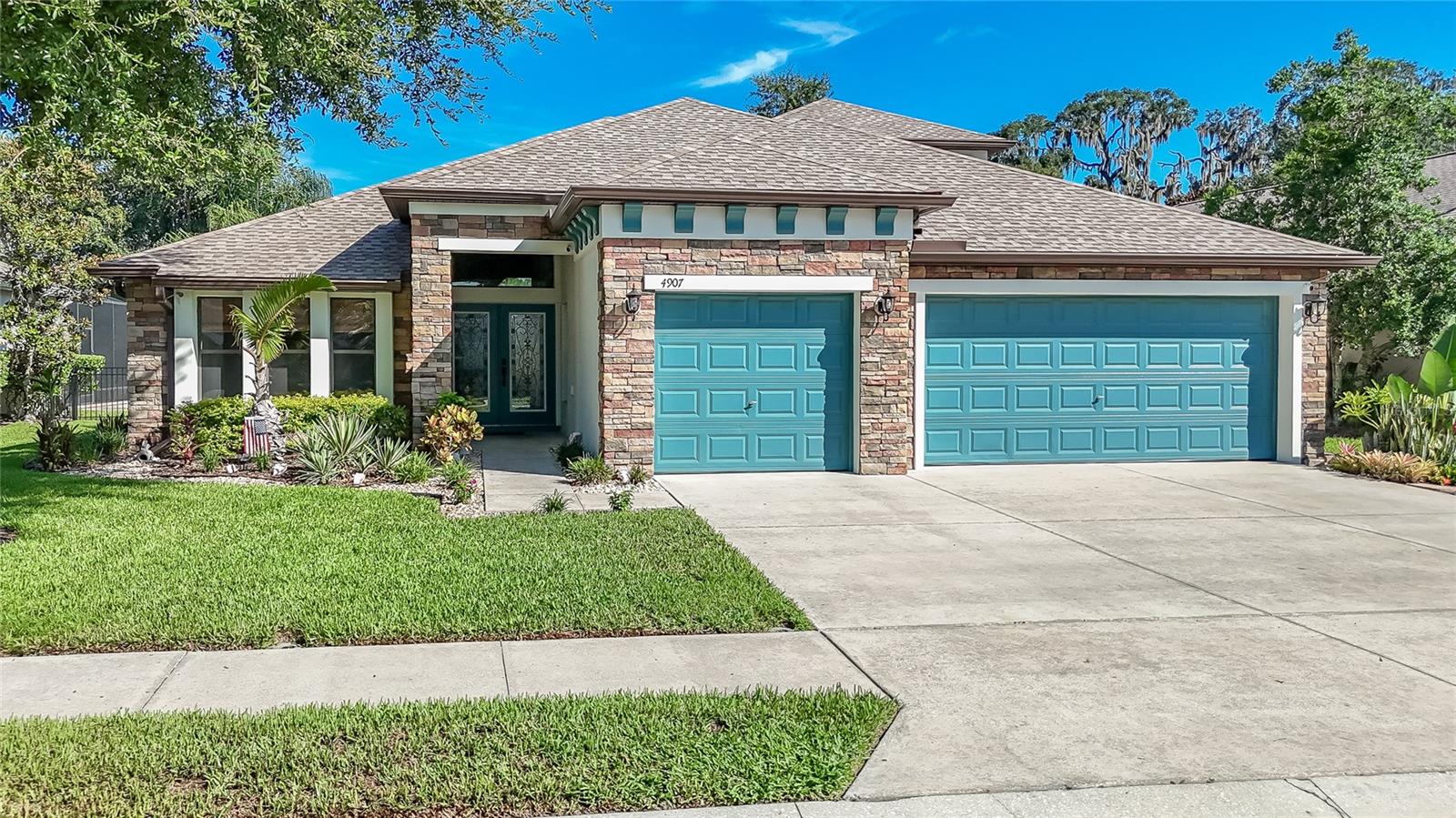4907 Pointe O Woods Dr