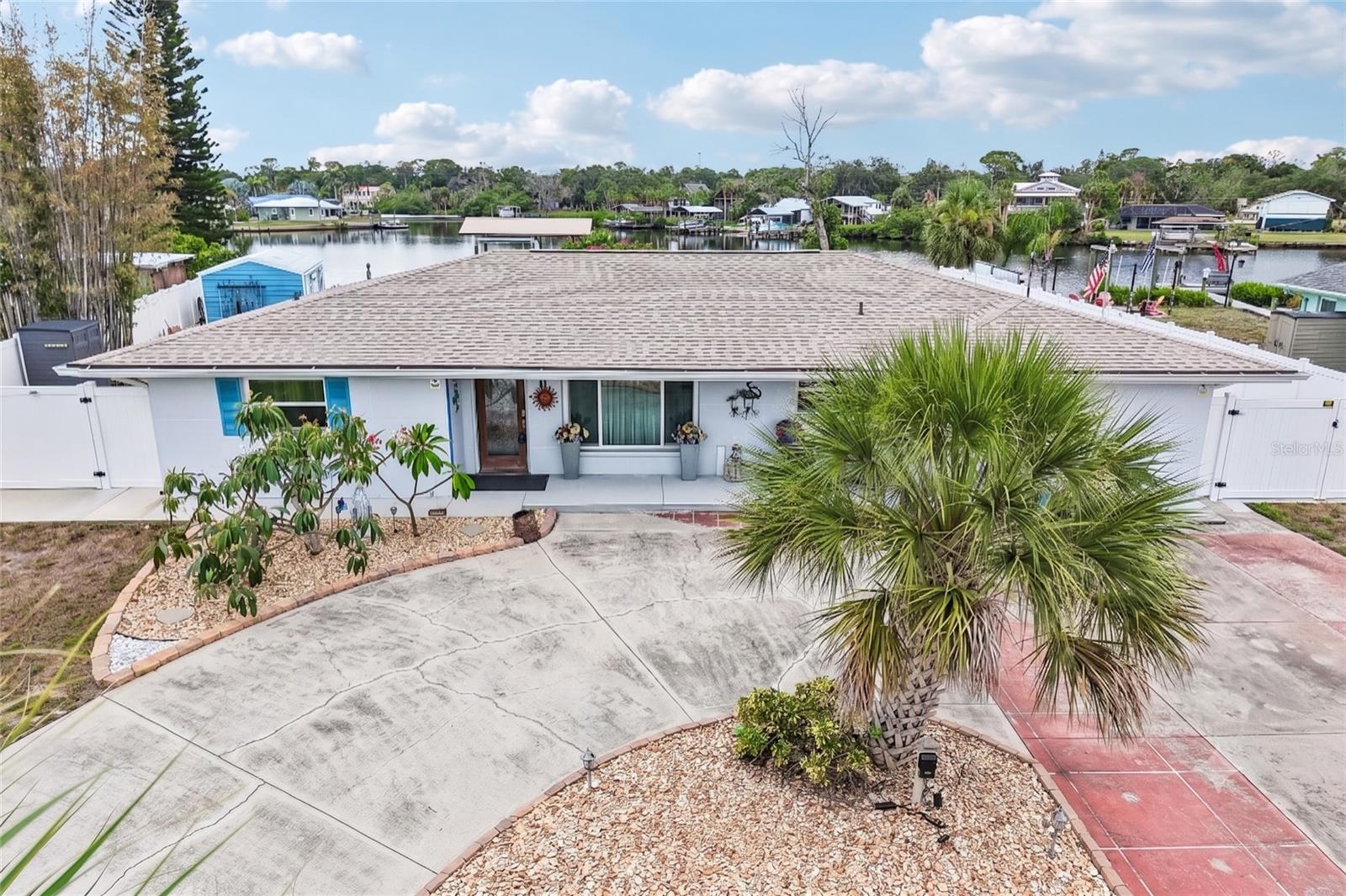 806 Blue Heron Blvd photo 1