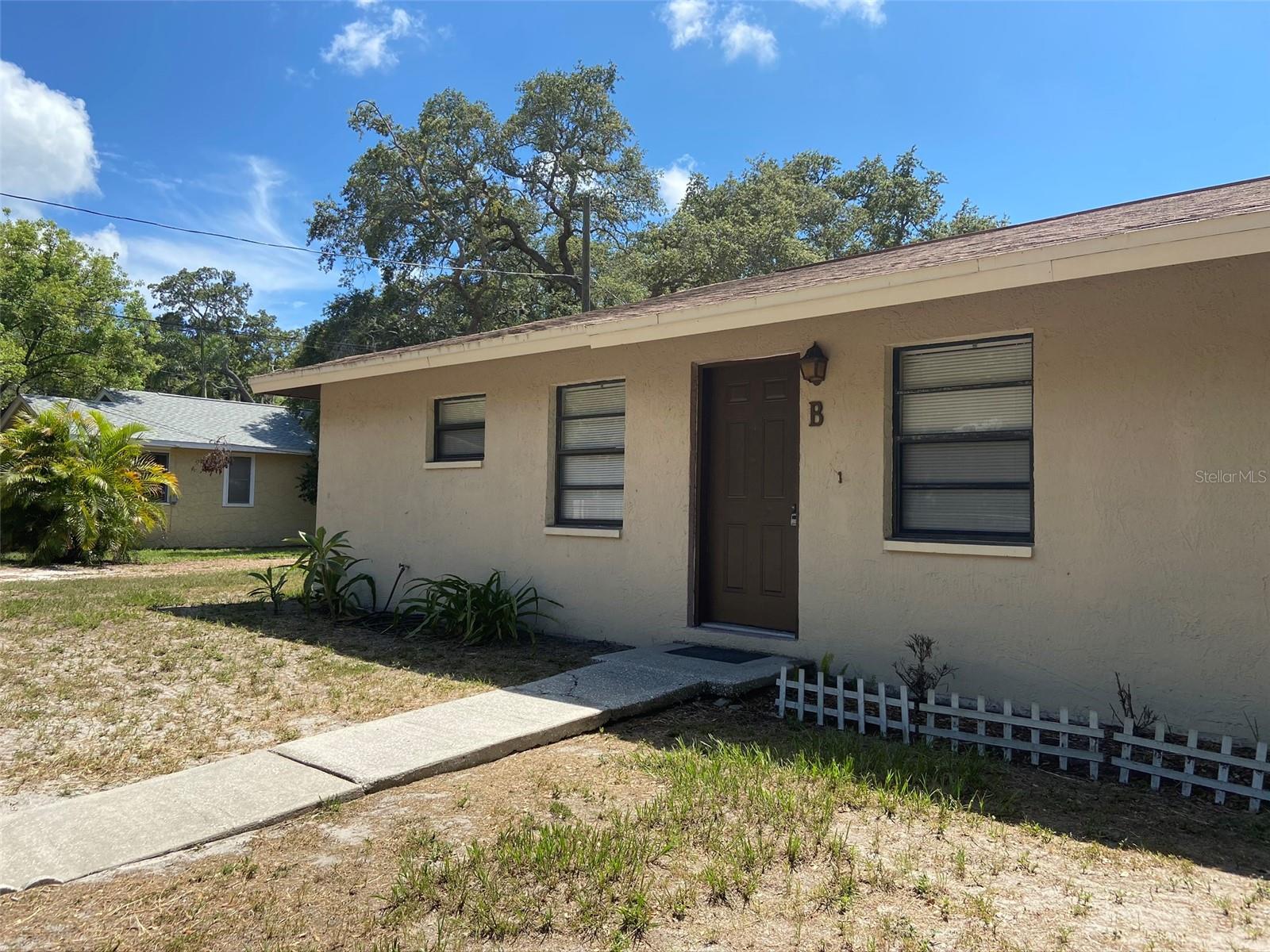 301 Woodrow Ave #B photo 1