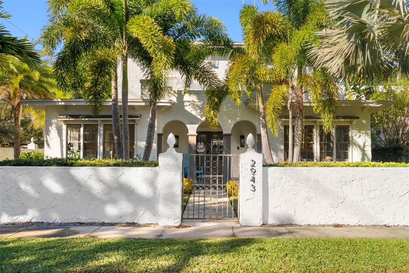 2943 W Bayshore CT
