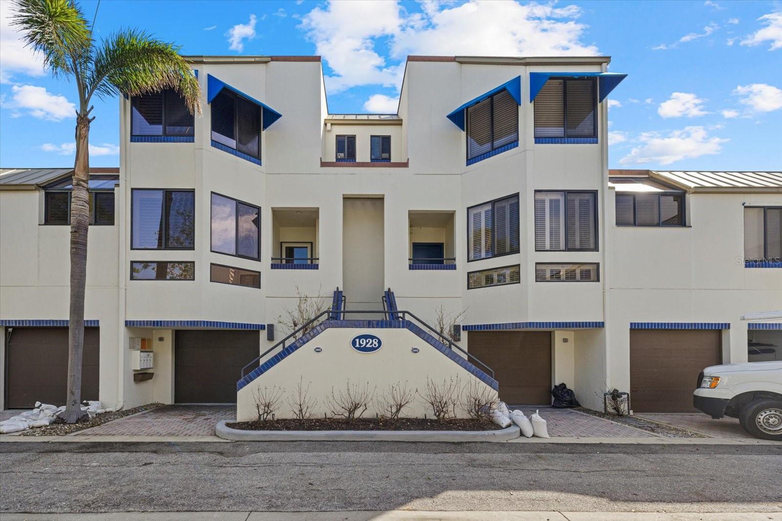 1928 Harbourside Dr #1402 photo 1