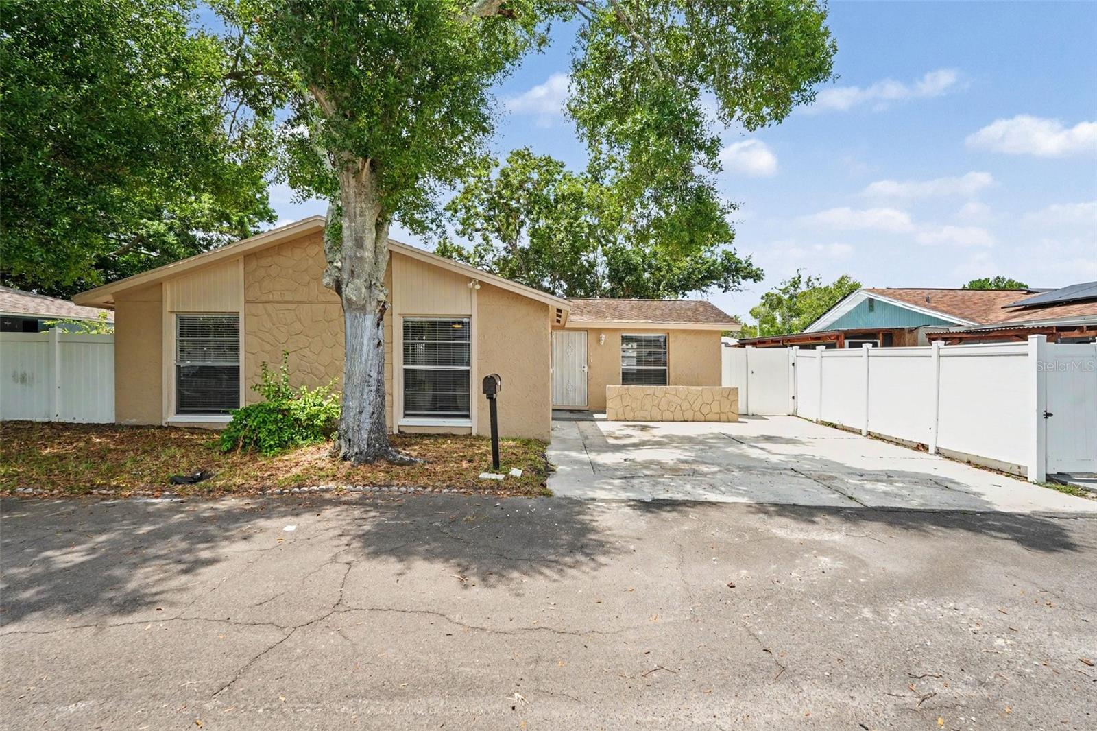 6404 Freedom CT photo 1