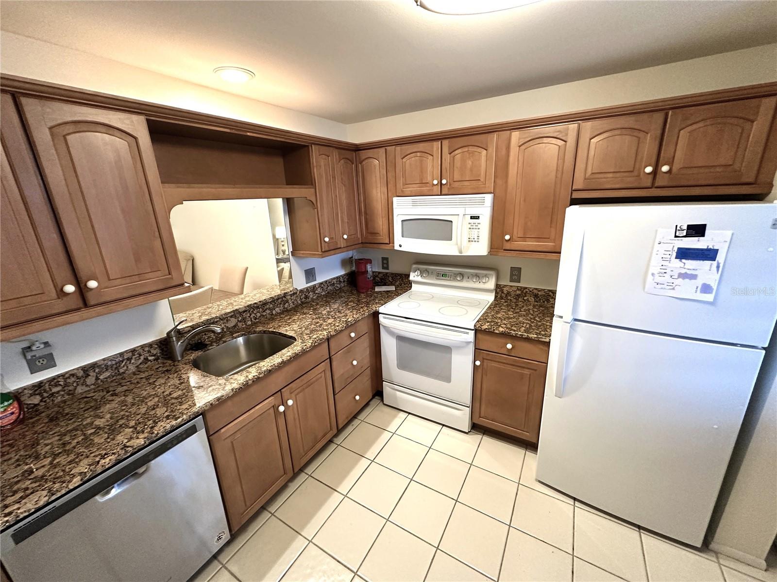 645 Woodlawn Dr