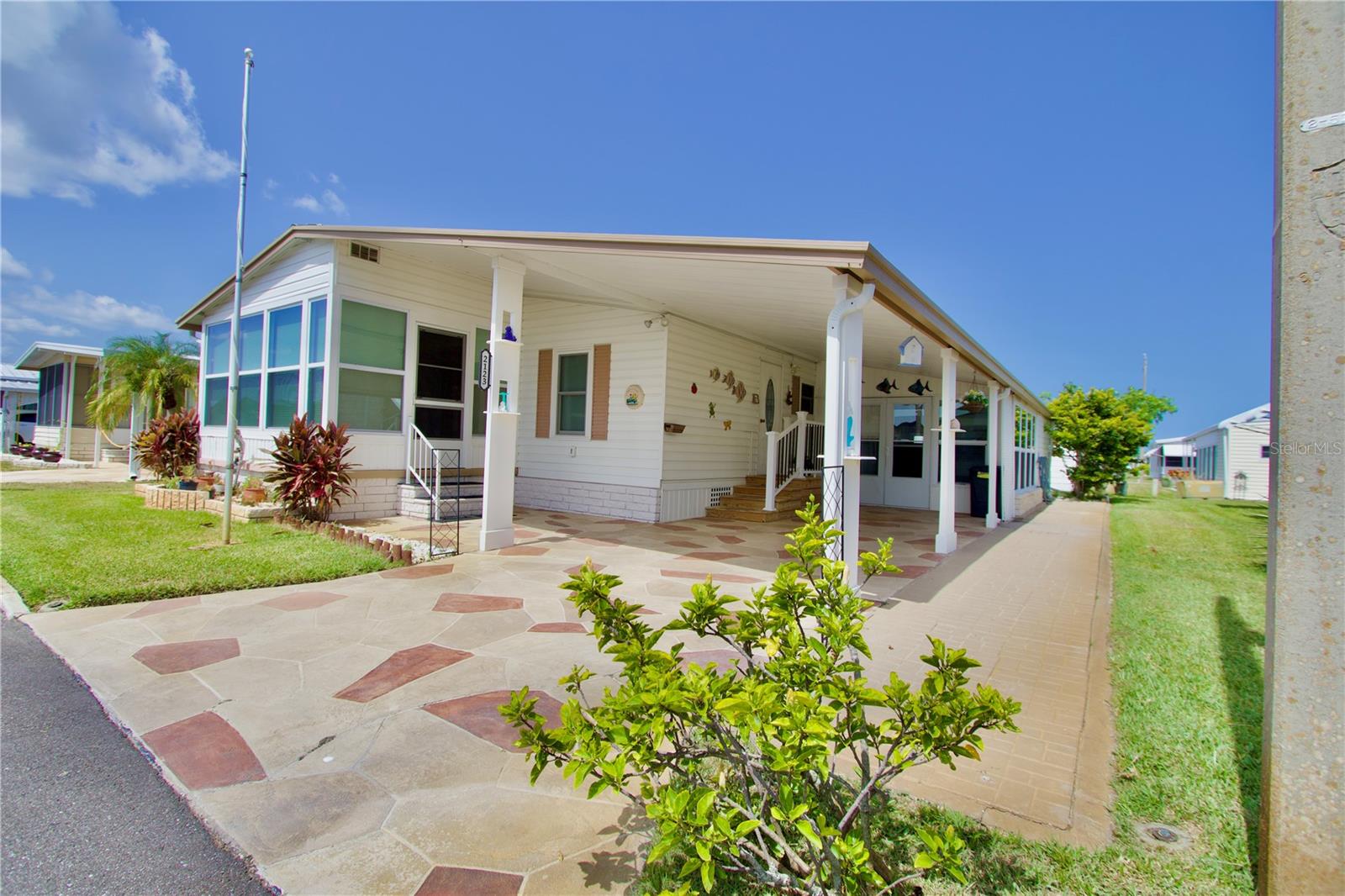 2123 Oahu Dr photo 1