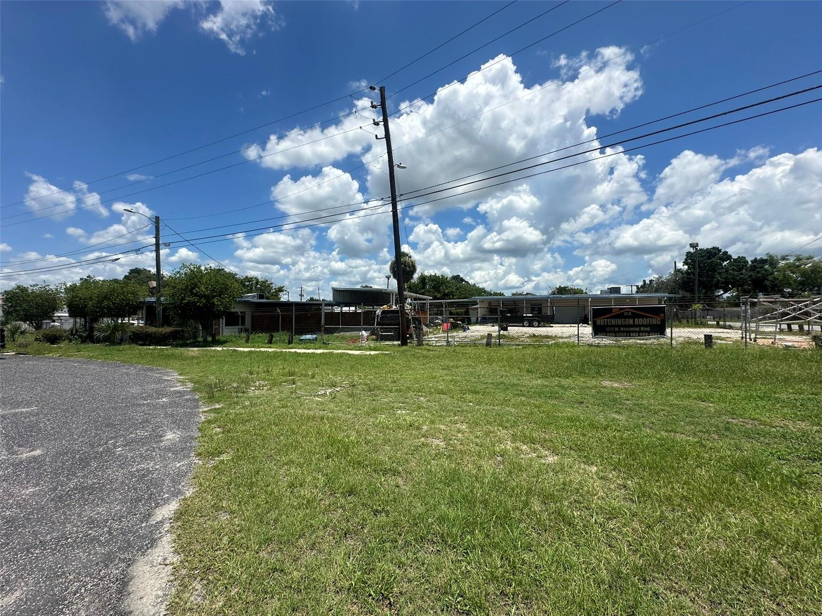 1701 W Memorial Blvd