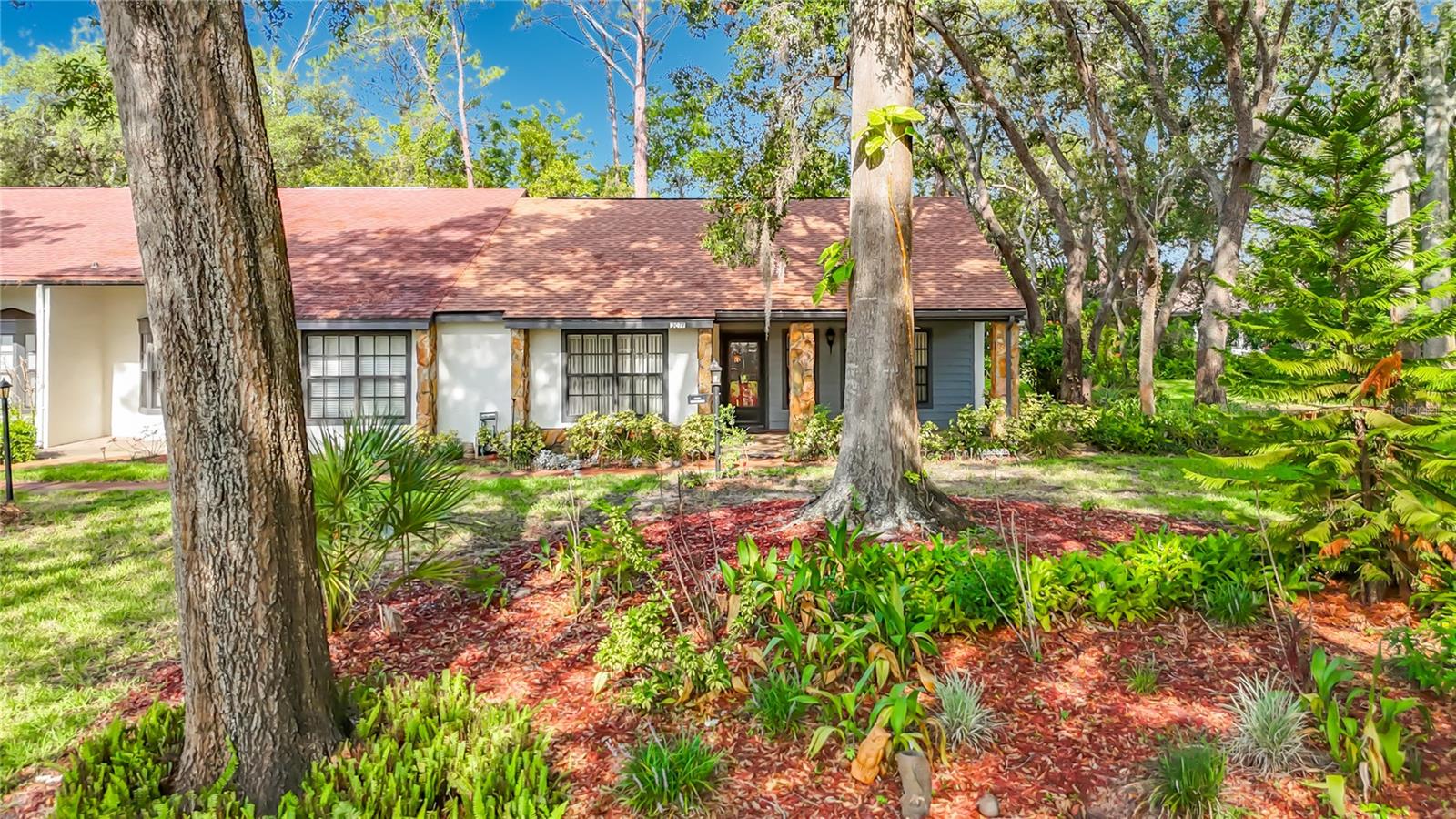 2077 Woodcutter CT photo 1