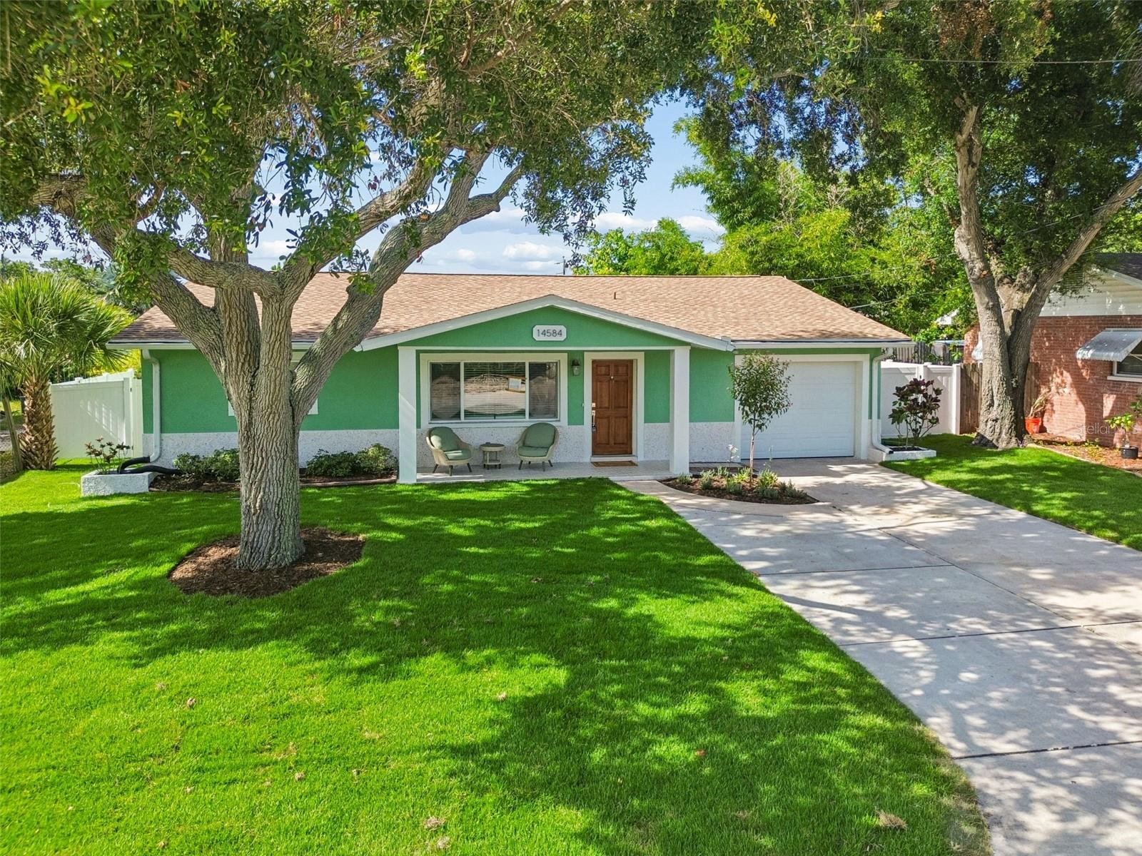 14584 Apache Ave photo 1