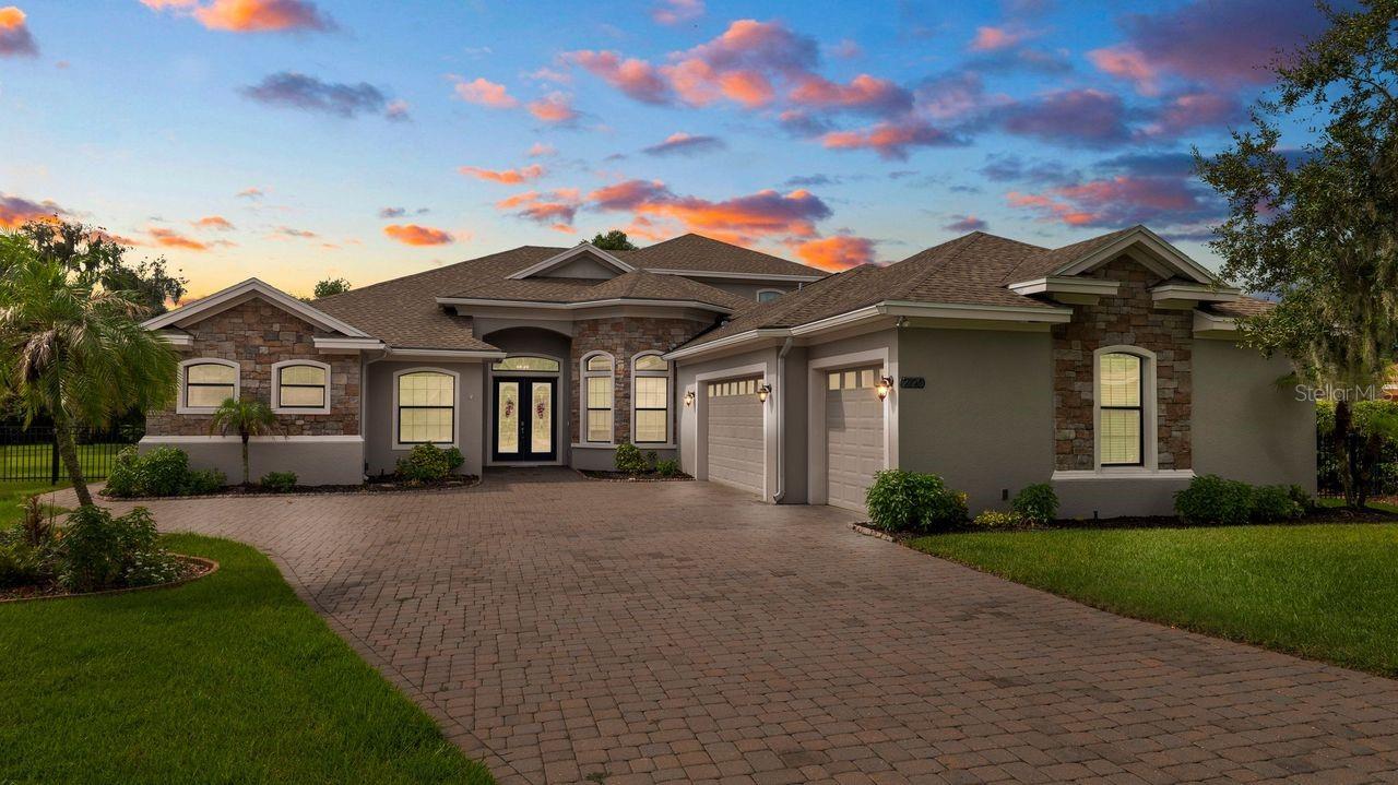 2120 Southern Oaks Ln