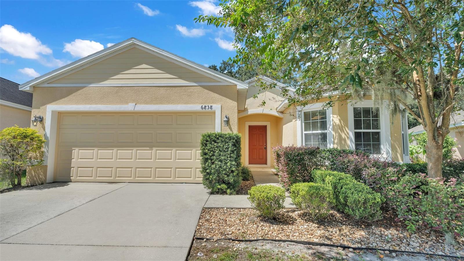 6838 Glenbrook Dr