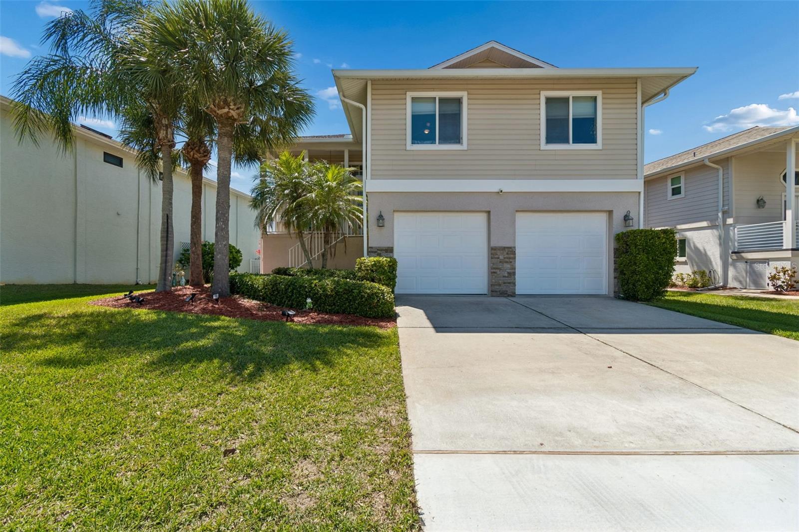 6211 Bayside Dr photo 1