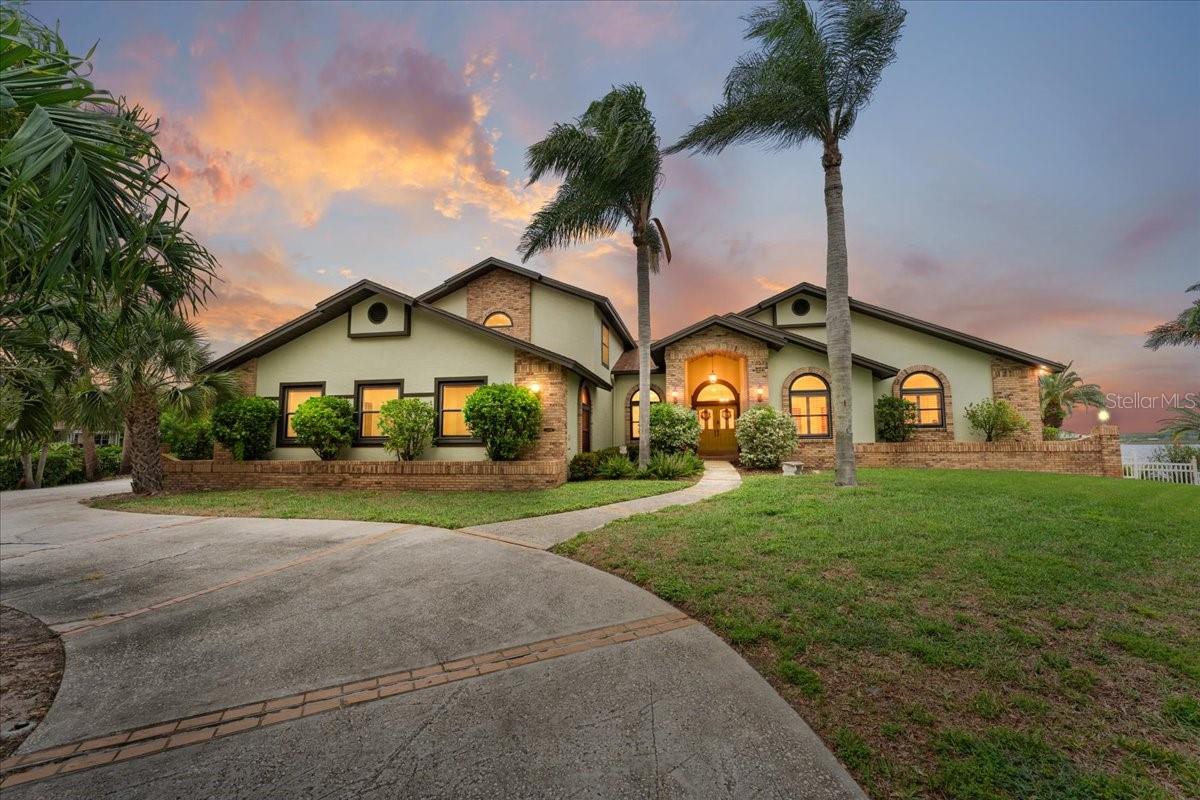 1589 Mary Ln photo 1