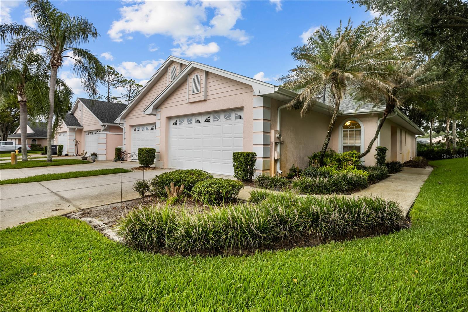 4 Enclave Dr photo 1
